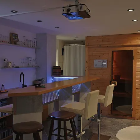 Exklusive Mit Terrasse, Sauna Und Stellplatz