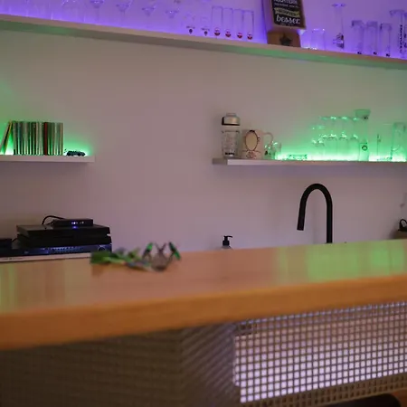 Exklusive Mit Terrasse, Sauna Und Stellplatz Velbert